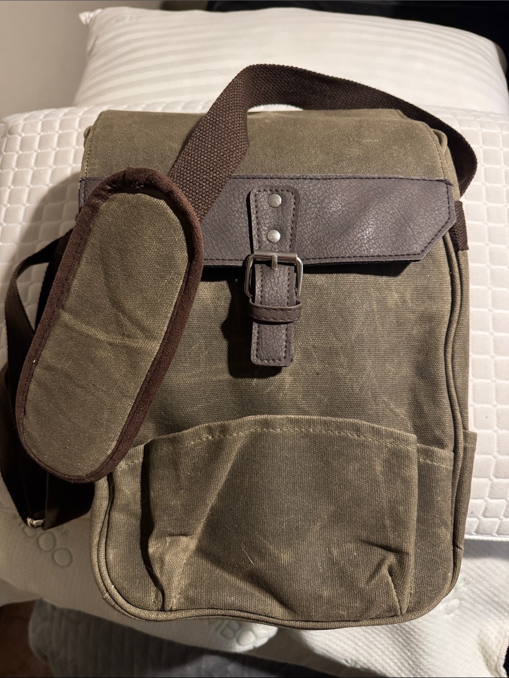 Canvas Messenger Shoulder Wine/Bottle Bag in Olive Green